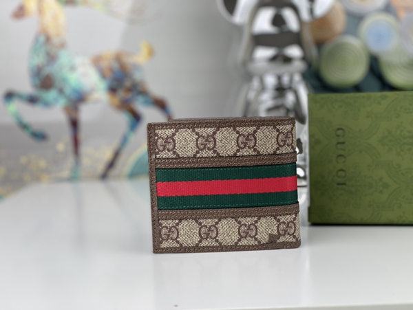 グッチ財布コピー背面デザイン